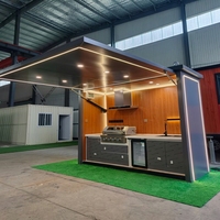 Cuisine modulaire pliable ; cuisine mobile avec barbecue pour le stockage, la cuisson et le café, équipée d'un four, d'une cuisinière et d'un réfrigérateur