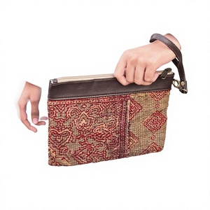 Sac bandoulière bohème brodé, sac ethnique en jute, sac bandoulière vintage tribal, sac bandoulière rustique brodé fait main - Product Image 1