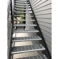 CBMMart escalier industriel galvanisé à revêtement de poudre durable et personnalisé escalier extérieur en acier escalier métallique