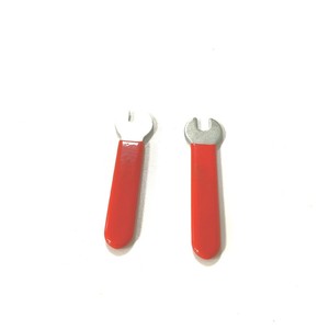Nous proposons des services de revêtement par immersion de quincaillerie en PVC, de traitement de la quincaillerie par revêtement par immersion, et de traitement personnalisé par revêtement par immersion pour l'acier inoxydable. - Product Image 2