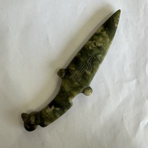 Mainan liontin naga ukir seni rakyat batu Burmese ungu alami - Product Image 2