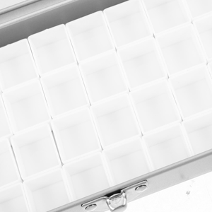 Caja de Almacenamiento Rectangular Premium de Metal con Tapa Abatible para Acuarelas - Product Image 3