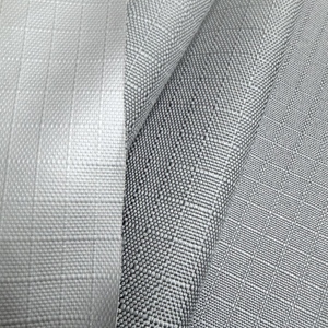 Tissu Oxford 600D enduit PVC Ripstop résistant à l'abrasion et imperméable à prix compétitif pour imperméables et bâches - Product Image 1