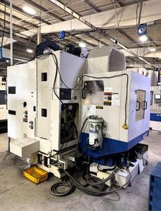 Centro de Mecanizado Vertical CNC DMV3016, Fresadora Industrial de Alta Precisión y Gran Resistencia para Trabajos en Metal, Venta para Fabricación - Product Image 3