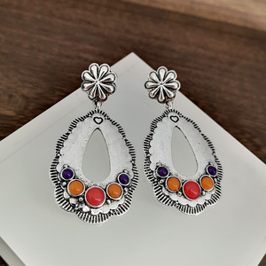 Orecchini Pendenti Vintage con Gemme Colorate, Gioielli Statement per Donne, Accessori Moda in Stile Retrò, Vendita all'Ingrosso - Product Image 1