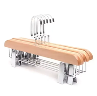 Qualité clip cintre cintre en bois cintre en bois pour vêtements