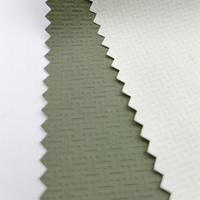 Tissu en cuir PU multicolore tendance avec gaufrage, texture douce, résistant à l'abrasion et anti-moisissure, 110 GSM, pour usage vestimentaire