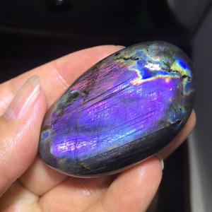 <span class=keywords><strong>Pietra</strong></span> Naturale Lucidata di Labradorite <span class=keywords><strong>Viola</strong></span>, <span class=keywords><strong>Pietra</strong></span> Palmare, Vendita all'Ingrosso - Product Image 2