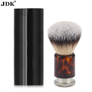 Pinceau à raser en poils synthétiques de couleur ember en mousse naturelle avec manche en acrylique, cadeau de rasage pour homme - Product Image 1