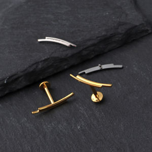 Bijoux fantaisie boucle d'oreille ASTM F136 titane Labret <span class=keywords><strong>tige</strong></span> filetée à l'intérieur en forme de haut hélice oreille goujon corps Piercing bijoux - Product Image 2