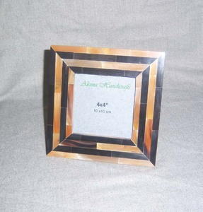 Marco de Fotos Único y Ecológico con Incrustaciones de Hueso, Hecho a Mano con Tamaño Personalizado para Decoración Moderna de Mesa - Product Image 1