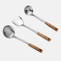 Ustensiles de cuisine en acier inoxydable avec manche en bois : spatule pour wok, louche à soupe, écumoire – Vente en gros
