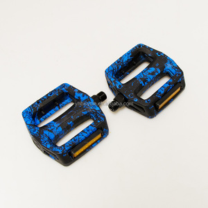 Pédale de vélo en nylon Camouflage Pédales ultra-légères Collection d'éclaboussures de couleur Pédales de vélo de montagne - Product Image 5