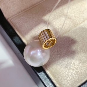 Ensemble de bijoux luxueux et brillants en perles d'eau douce naturelles blanches et brillantes, avec support incrusté de zircon - Product Image 6