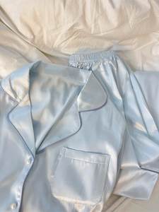 <span class=keywords><strong>Pigiama</strong></span> da donna di lusso in raso personalizzato ODM all'ingrosso, set <span class=keywords><strong>pigiama</strong></span> in modal tinta unita, lungo, ampio, taglie forti, stampato, in bambù - Product Image 4