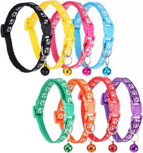 Collier pour chat et chien en nylon réglable avec clochette, motifs de pattes multicolores, vente en gros du fabricant - Product Image 1