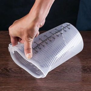 Taza Medidora de Plástico con Asa de 250ml y 500ml, Grado Alimenticio, para Leche, Té y Uso Doméstico - Product Image 2