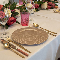 Assiette de présentation ronde en plastique de 13 pouces, motif végétal, design classique peint à la main, pour mariages, anniversaires, décoration de table