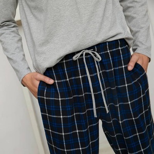 <span class=keywords><strong>Pigiama</strong></span> da <span class=keywords><strong>Uomo</strong></span> in <span class=keywords><strong>Cotone</strong></span> e Bambù Organico, Set con Maniche Lunghe e Pantaloni Lunghi, Abbigliamento da Notte in Bambù - Product Image 3