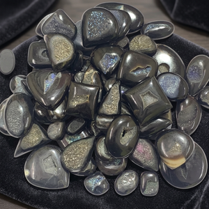 Vente en gros de cabochons en onyx druzy noir naturel, pierres précieuses en vrac, taille et poids personnalisables, provenant du Rajasthan, pour la fabrication de bijoux, MAHNAJ GEMS - Product Image 2
