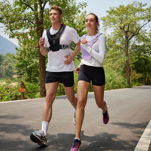 أزياء النايلون UTOBEST ، قابل للتعديل للتنفس مع شرائط عاكسة للركض الليلي - Product Image 4