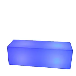 Kunden spezifische moderne Projekt RGB Batterie Würfel Kunststoff LED Licht lange Bank