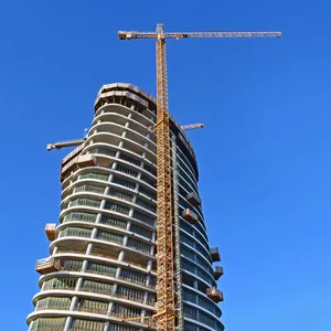 Guindaste de torre usado marca chinesa, guindaste de torre topless de 8 toneladas, 6515-8 65m de comprimento de lança, guindaste de torre topless