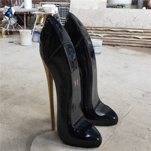 Escultura de Bota Amarilla Gigante Personalizada de Fibra de Vidrio para <span class=keywords><strong>Plaza</strong></span> Comercial y Exhibición en Tiendas - Product Image 5