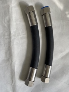 <span class=keywords><strong>Tuyau</strong></span> <span class=keywords><strong>de</strong></span> distributeur <span class=keywords><strong>de</strong></span> carburant en acier tressé <span class=keywords><strong>de</strong></span> qualité supérieure pour station-service, <span class=keywords><strong>durée</strong></span> <span class=keywords><strong>de</strong></span> <span class=keywords><strong>vie</strong></span> très longue - Product Image 1