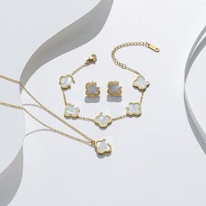 批发18k镀金15MM四叶草不锈钢饰品套装时尚幸运三叶草手链 - Product Image 1