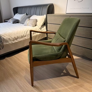 <span class=keywords><strong>Fauteuil</strong></span> en bois massif artisanal avec velours <span class=keywords><strong>vert</strong></span> olive luxueux, chaise <span class=keywords><strong>d</strong></span>'appoint intemporelle de style mid-century pour coin lecture, salon - Product Image 5