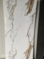 Marbre à dorer 1m de large Panneaux muraux en PVC imperméable pour salle de bain Salle d'eau Lavage de voiture Douche Revêtement mural