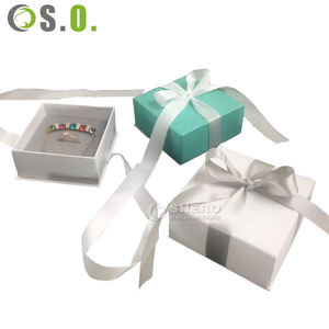 Boîtes cadeaux de luxe en carton recyclé avec logo personnalisé - Product Image 4