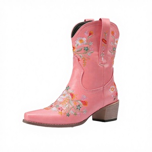 Botas de invierno retro de tacón grueso y punta puntiaguda para mujer, estilo western, bordadas, a media pantorrilla, antideslizantes, de moda casual. - Product Image 5