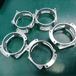 Pièces usinées CNC en alliage d'aluminium de haute précision, accessoires de quincaillerie à trois à cinq axes pour applications adaptées - Product Image 2