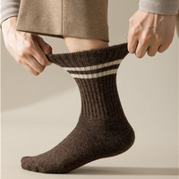 Chaussettes en laine côtelées mi-mollet pour hommes, chaudes et épaisses, idéales pour l'hiver, vente en gros à prix abordable
