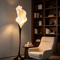 Lampe de sol minimaliste et luxueuse de style nordique à motif floral pour chambre à coucher, design créatif tendance, éclairage d'ambiance LED pour canapé