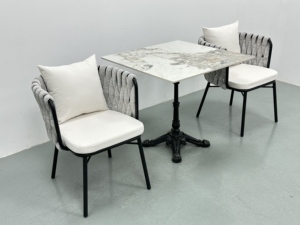 Table de bistrot parisien moderne avec base galvanisée Mobilier d'accueil au design élégant pour hôtels et restaurants - Product Image 4