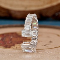 Elegante Anillo de Diamantes de Corte Esmeralda Cultivados en Laboratorio de Oro Sólido de 14K para Mujer, con Detalle de Halo Oculto, Acabado Pulido, Certificado IGI