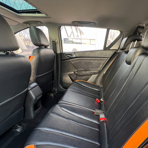 เป่าจุน 310 L4 รถแฮทช์แบ็ก 5 ที่นั่ง พวงมาลัยซ้าย เกียร์ธรรมดา มาตรฐานไอเสียยูโร 6 หลังคาซันรูฟอะลูมิเนียมอัลลอยด์ เบาะผ้าสีเข้ม ด้านหน้า/ด้านหลัง - Product Image 6