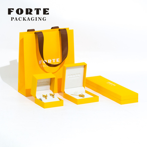 Boîte de présentation de bijoux FORTE personnalisable pour bagues et colliers, emballage artisanal de fournisseurs d'emballages de bijoux - Product Image 1