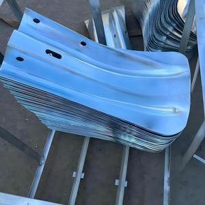 Barriera di Sicurezza Stradale Anticollisione in Acciaio Q235 Zincato a Caldo e Verniciato a Polvere, Non Riflettente, Argento, Vendita Diretta dalla Fabbrica - Product Image 6