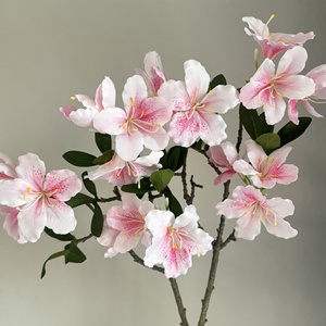 กิ่งดอกอาซาเลียผ้าไหมสัมผัสเหมือนจริง ดอกโรโดเดนดรอนประดิษฐ์ ทำมือ สไตล์โมเดิร์นมินิมอล ตกแต่งวันอีสเตอร์ คริสต์มาส วันวาเลนไทน์ - Product Image 2