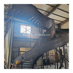 Foshan Escalier incurvé de style au design moderne, balustrade en verre à poutre en acier, marche en bois pour appartement, fabriqué <span class=keywords><strong>par</strong></span> un producteur d'escaliers - Product Image 2
