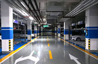 Vente chaude 4 poteaux ascenseur de stationnement en acier abri de voiture vertical à trois niveaux pour 3 voitures mode d'entraînement de moteur pour parking de voiture