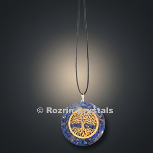 Collar de Orgón Hecho a Mano con Incrustaciones de Piedras Preciosas Circulares y Colgante Tallado con Tema de Amor en Cristales de Sodalita Rozrin - Product Image 3