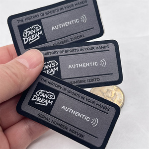 Etiquetas colgantes NFC de PVC impermeables con cordón para accesorios de ropa - Product Image 4