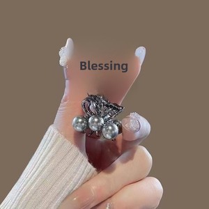 Pinza de Pelo Retro con Mariposa y Perlas de Aleación, Diseño Exclusivo para Mujer, Elegante, de Alta Gama, Nuevo Estilo 2025 - Product Image 2