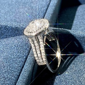 Anello con Zirconi Scintillanti da Donna, Elegante Gioiello da Dito per Feste e Occasioni Speciali - Product Image 6
