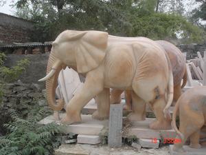 Escultura de elefante em pedra de mármore vermelho natureza chinesa pôr do sol - Product Image 5